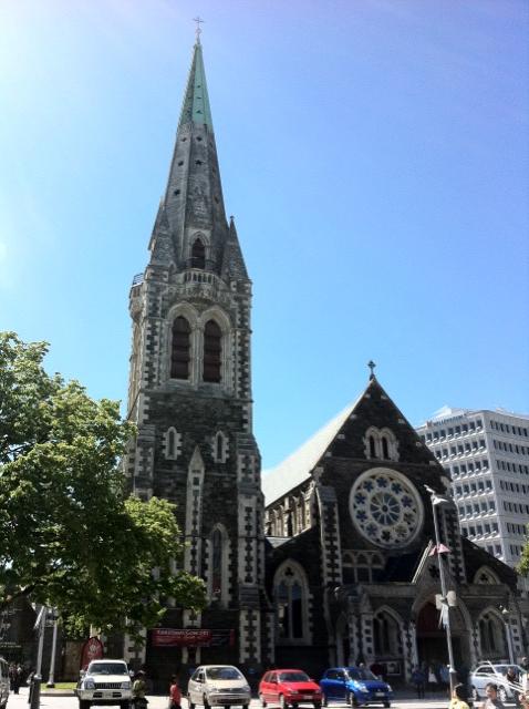 29 November 2010 à 11h28 - La cathédrale de Christchurch au cœur de la ville, la 3ème ville la plus peuplée de Nouvelle Zélande et la plus anglaise.